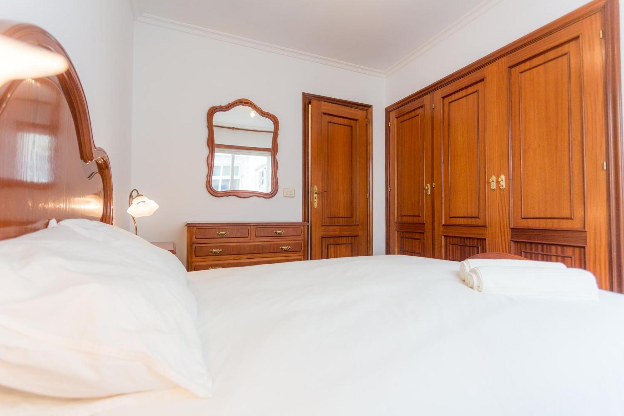 Disfruta De Melide En Este Amplio Apartamento Exterior photo
